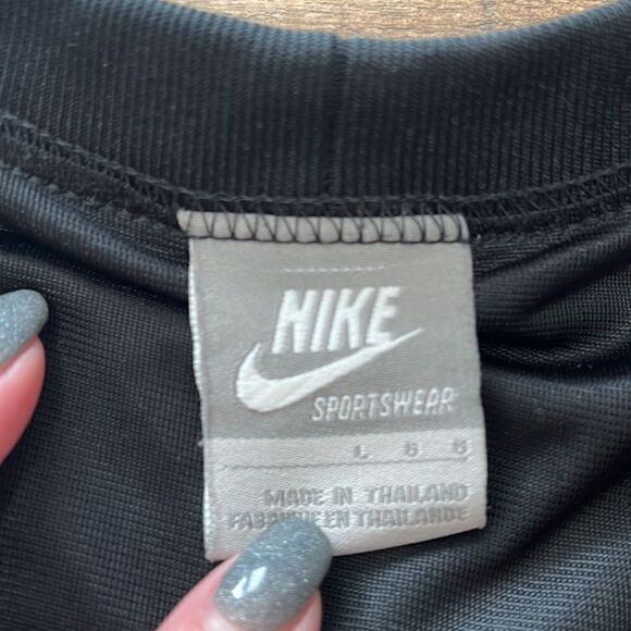Nike sportswear black short sleeve shirt size large - Picture 3 of 4